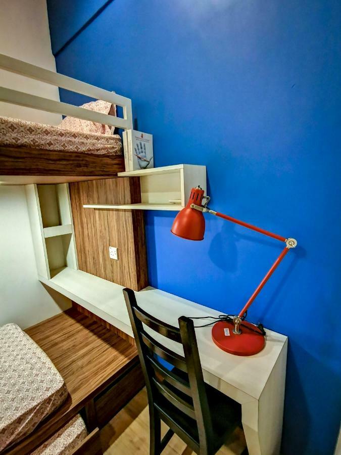 Ria Homestay Джохор Бахру Екстериор снимка