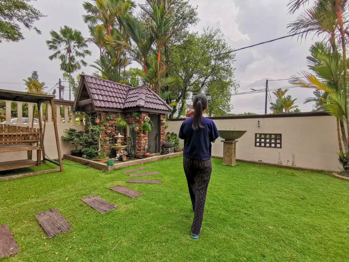 Ria Homestay Джохор Бахру Екстериор снимка
